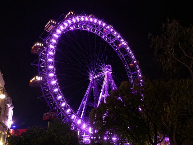 Das Wiener Riesenrad wird am 5. Mai anlässlich des Welt-Lungenhochdruck-Tag in lila erstrahlen 