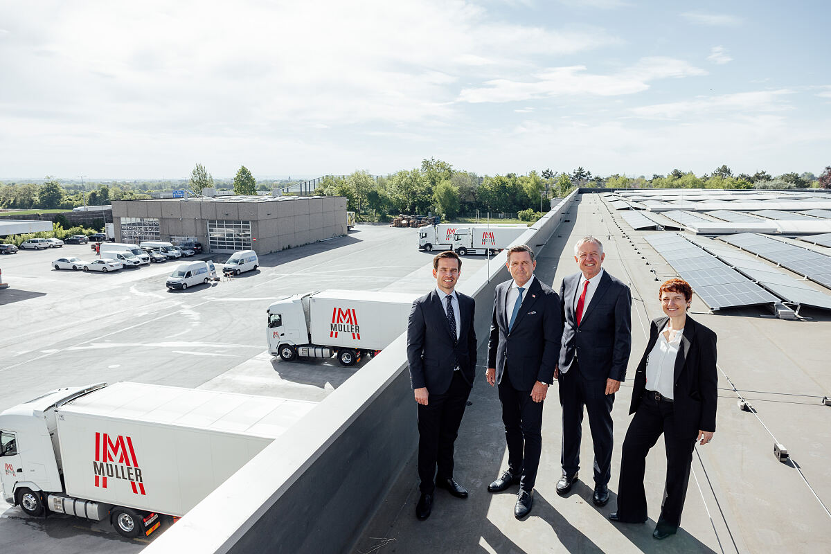 Minister Hanke auf dem Gelände Wiener Neudorf