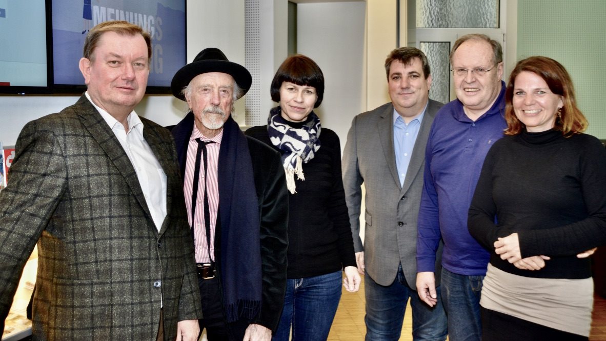 Jury des Ideenwettbewerbs für das KZ-Mahnmal in Wr. Neudorf