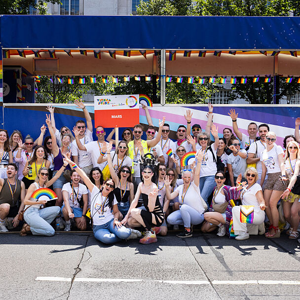 Mars Austria auf der Regenbogenparade 2024