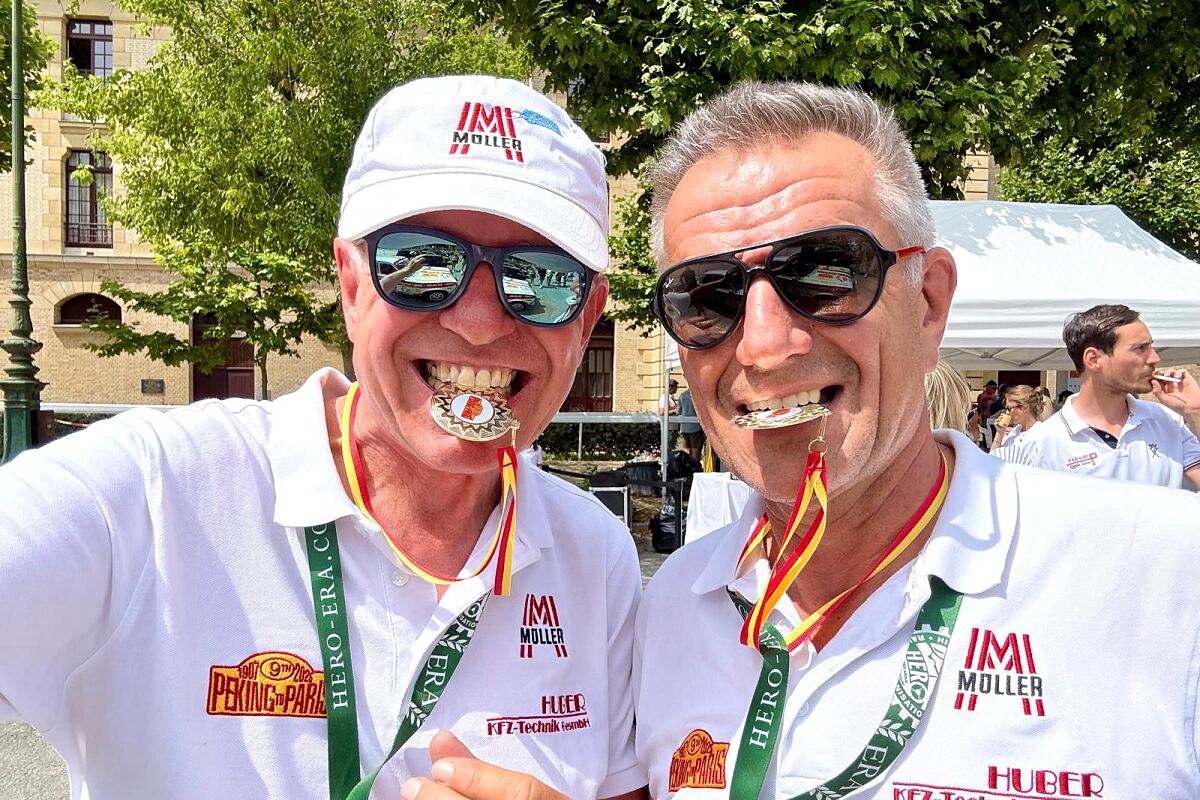 Siegerfoto von Müller (l.) & Huber (r.)