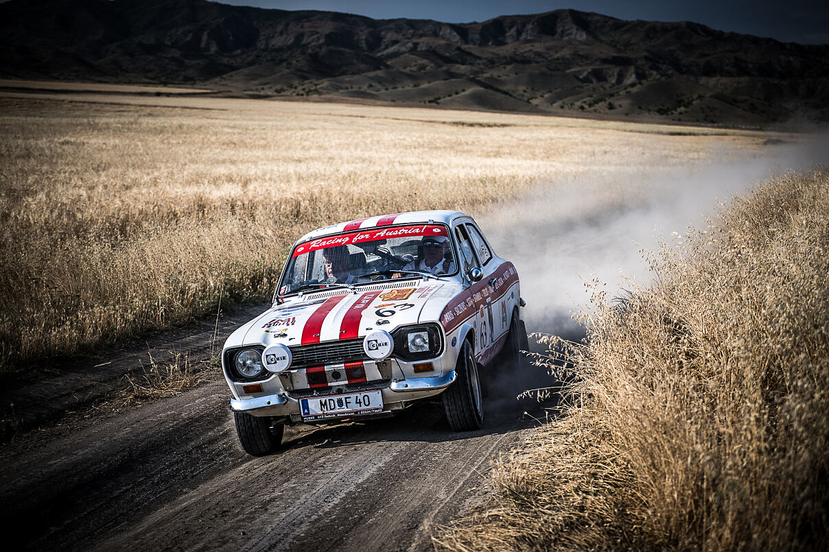 Müller & Huber in ihrem Ford Escort